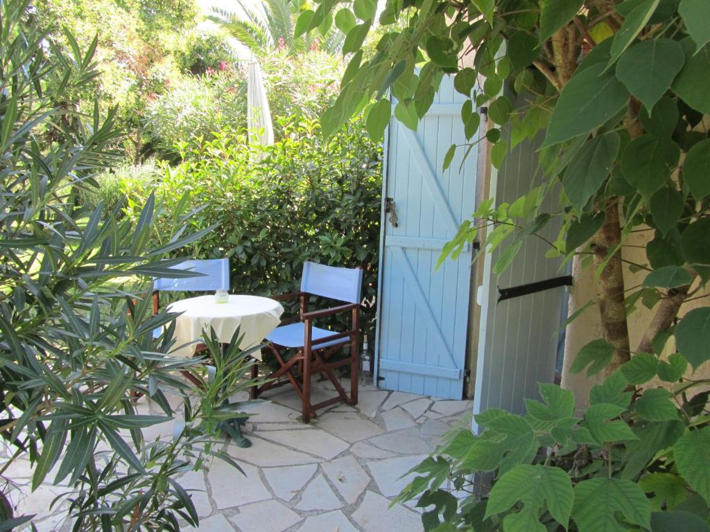 Bed and Breakfast Le Mas Shabanou à Roquefort-les-Pins Chambre photo