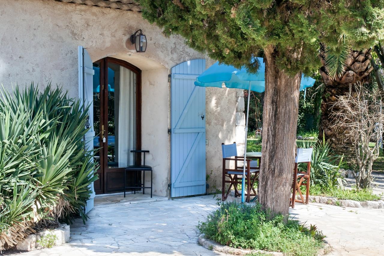 Bed and Breakfast Le Mas Shabanou à Roquefort-les-Pins Extérieur photo