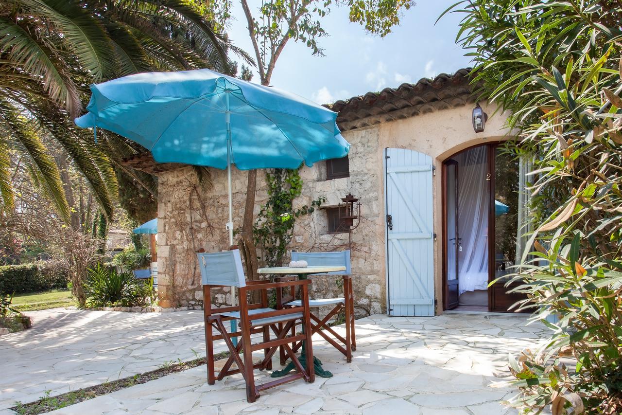 Bed and Breakfast Le Mas Shabanou à Roquefort-les-Pins Extérieur photo