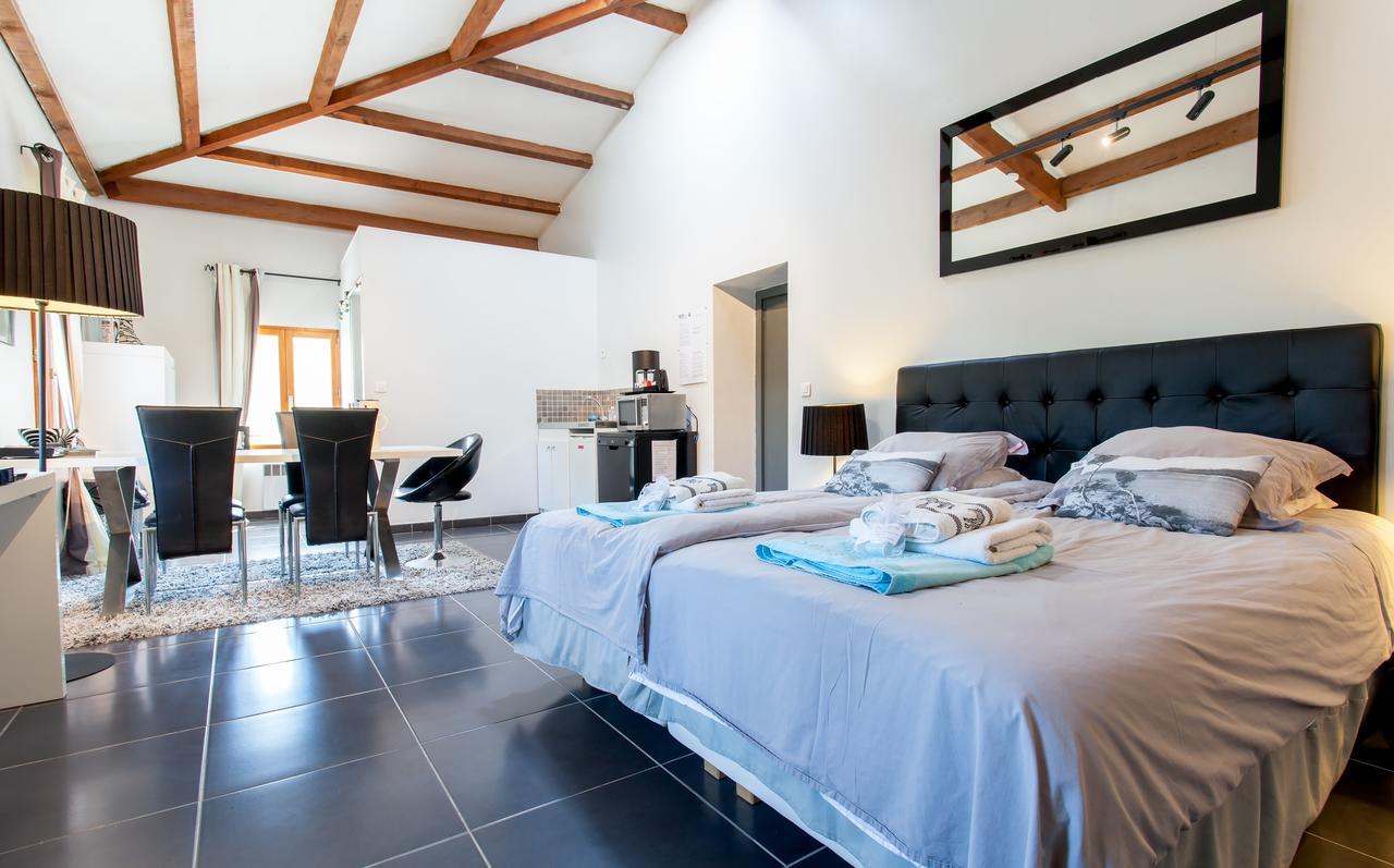 Bed and Breakfast Le Mas Shabanou à Roquefort-les-Pins Extérieur photo