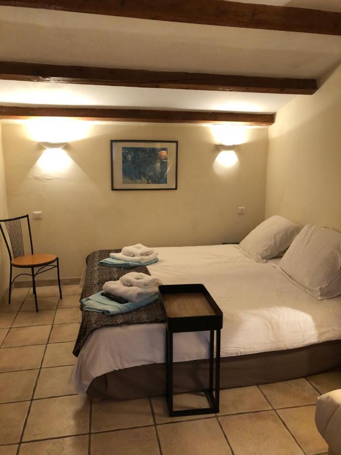 Bed and Breakfast Le Mas Shabanou à Roquefort-les-Pins Extérieur photo
