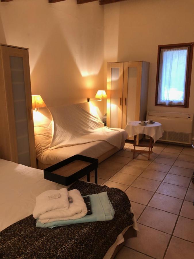 Bed and Breakfast Le Mas Shabanou à Roquefort-les-Pins Extérieur photo