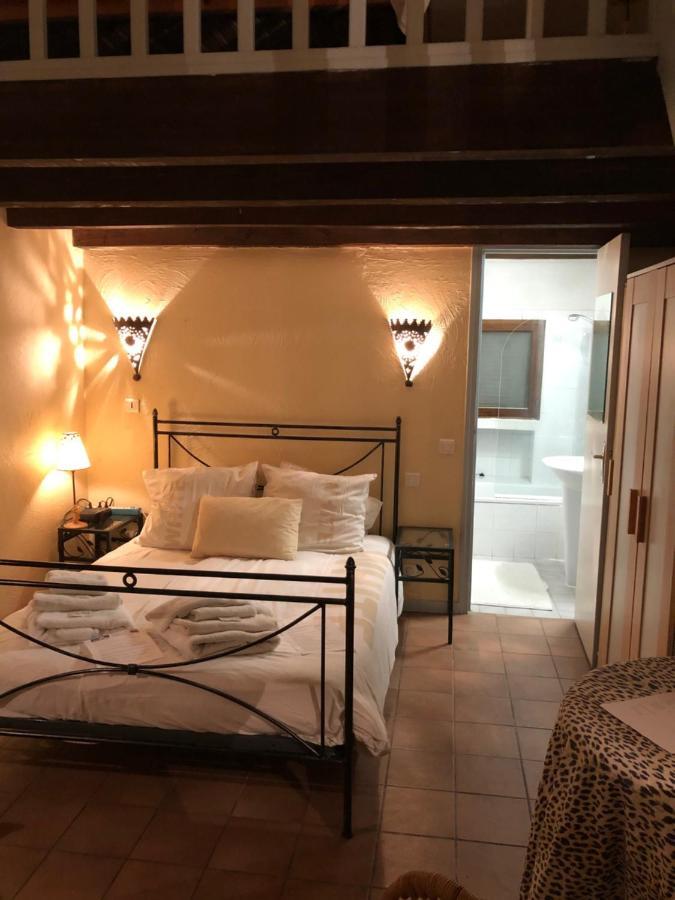 Bed and Breakfast Le Mas Shabanou à Roquefort-les-Pins Extérieur photo